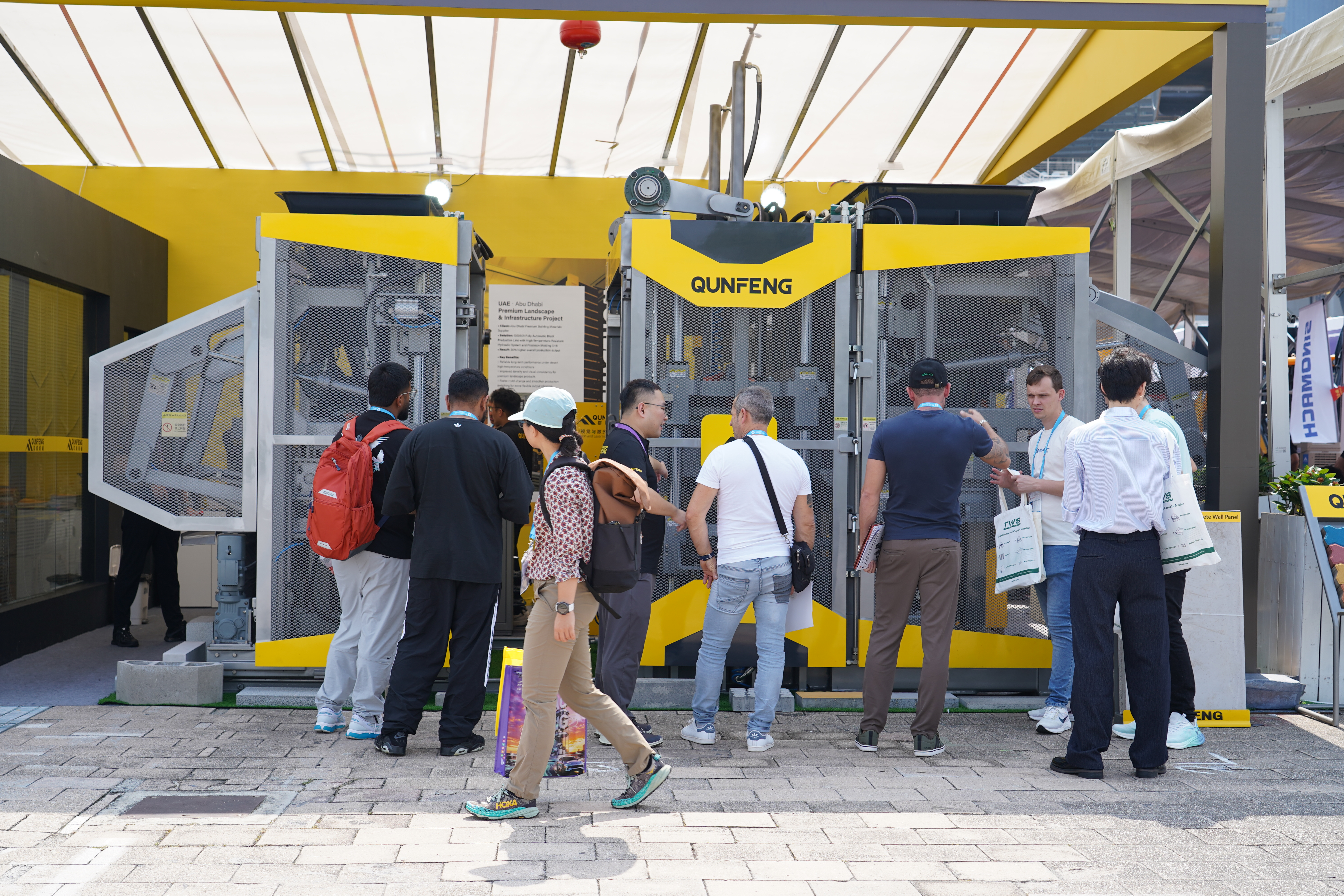 Qunfeng machinery is favored by customers worldwide for its stable and reliable performance. Jentera Qunfeng digemari oleh pelanggan di seluruh dunia kerana prestasinya yang stabil dan boleh dipercayai.