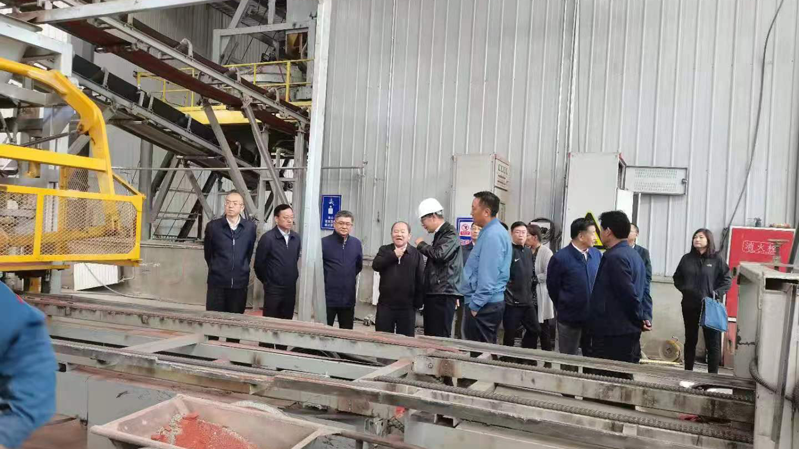 Penyelesaian untuk menggunakan semula sisa pembinaan dalam pengeluaran penurap yang teliti untuk bandar -bandar span di Lhasa