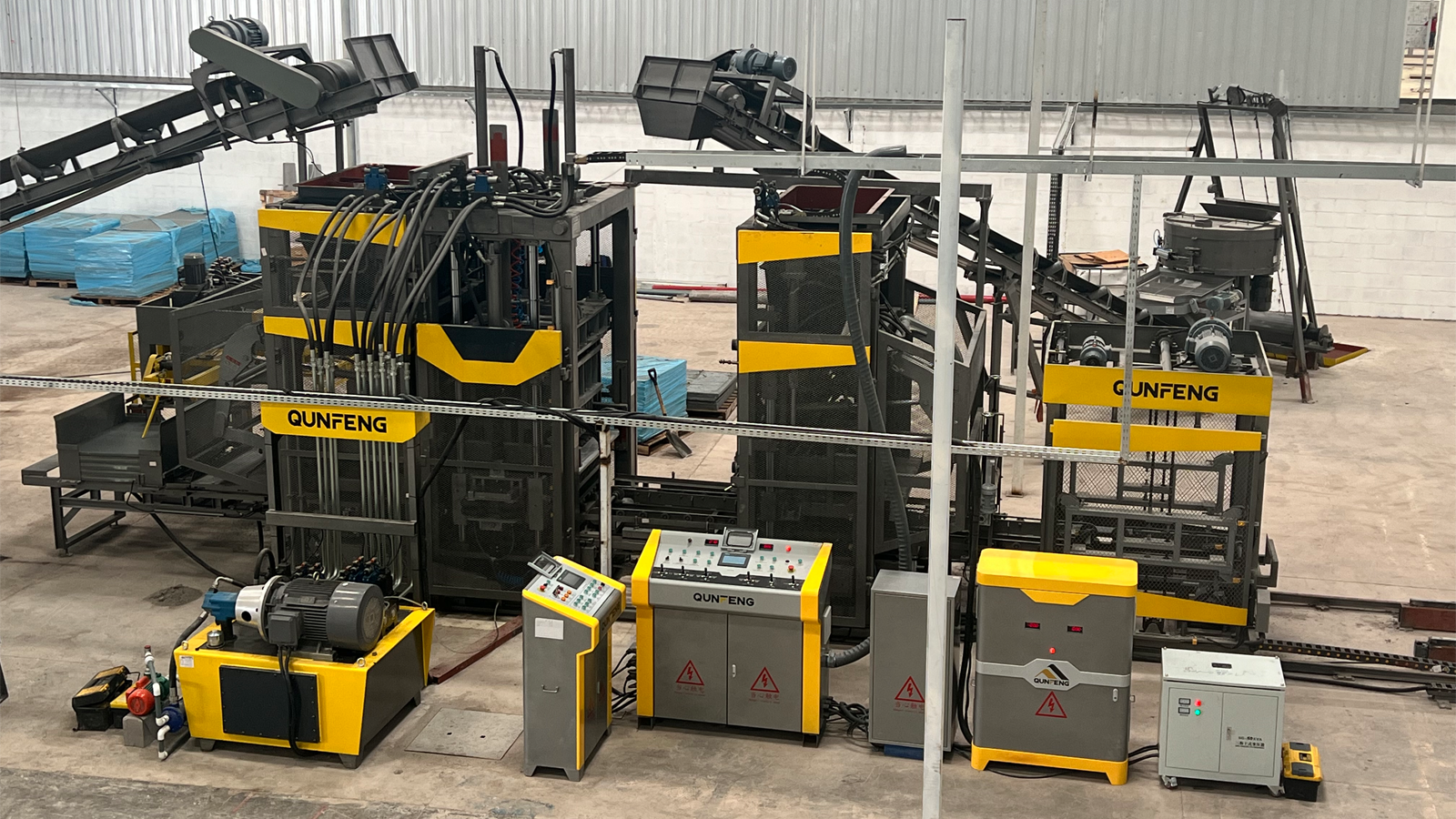barisan pengeluaran blok automatik QS1300-H di Ecuador