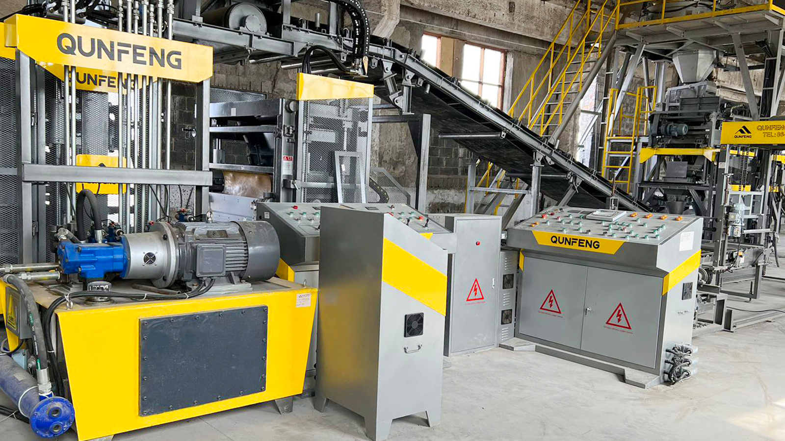 Barisan pengeluaran blok automatik QS1300 di USSuriysk