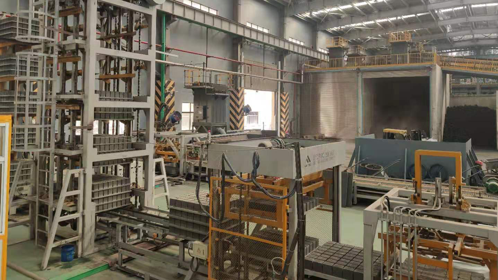 Barisan pengeluaran blok automatik QS1500 di Taixing wilayah Jiangsu 