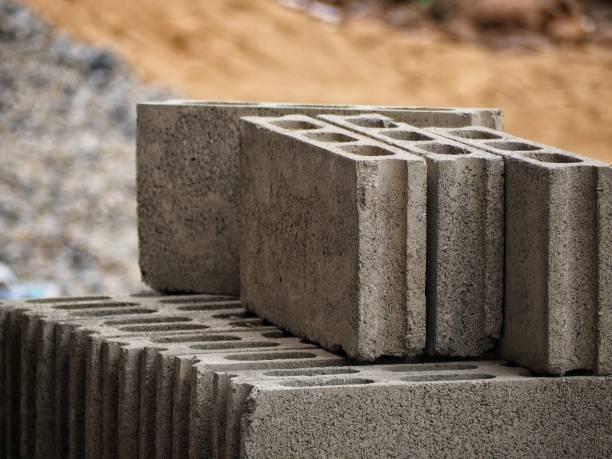 Apa yang menjadikan pembinaan dinding blok berongga lebih kuat daripada kerja keras?