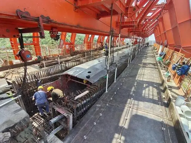 Perceraian Qunfeng menetapkan, menyumbang kepada kemajuan infrastruktur Zhejiang yang menyegarkan