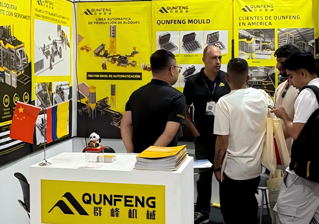 Pasukan Amerika Selatan Qunfeng Machinery mengadakan perbincangan dengan pelanggan Colombia.