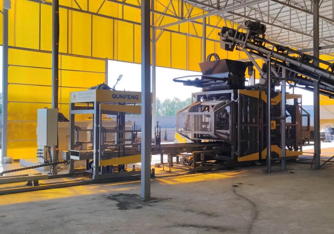 Barisan pengeluaran automatik QS1300 dengan bingkai gantri, yang telah beroperasi di Thailand selama bertahun-tahun, telah menjadi penanda aras tempatan.
