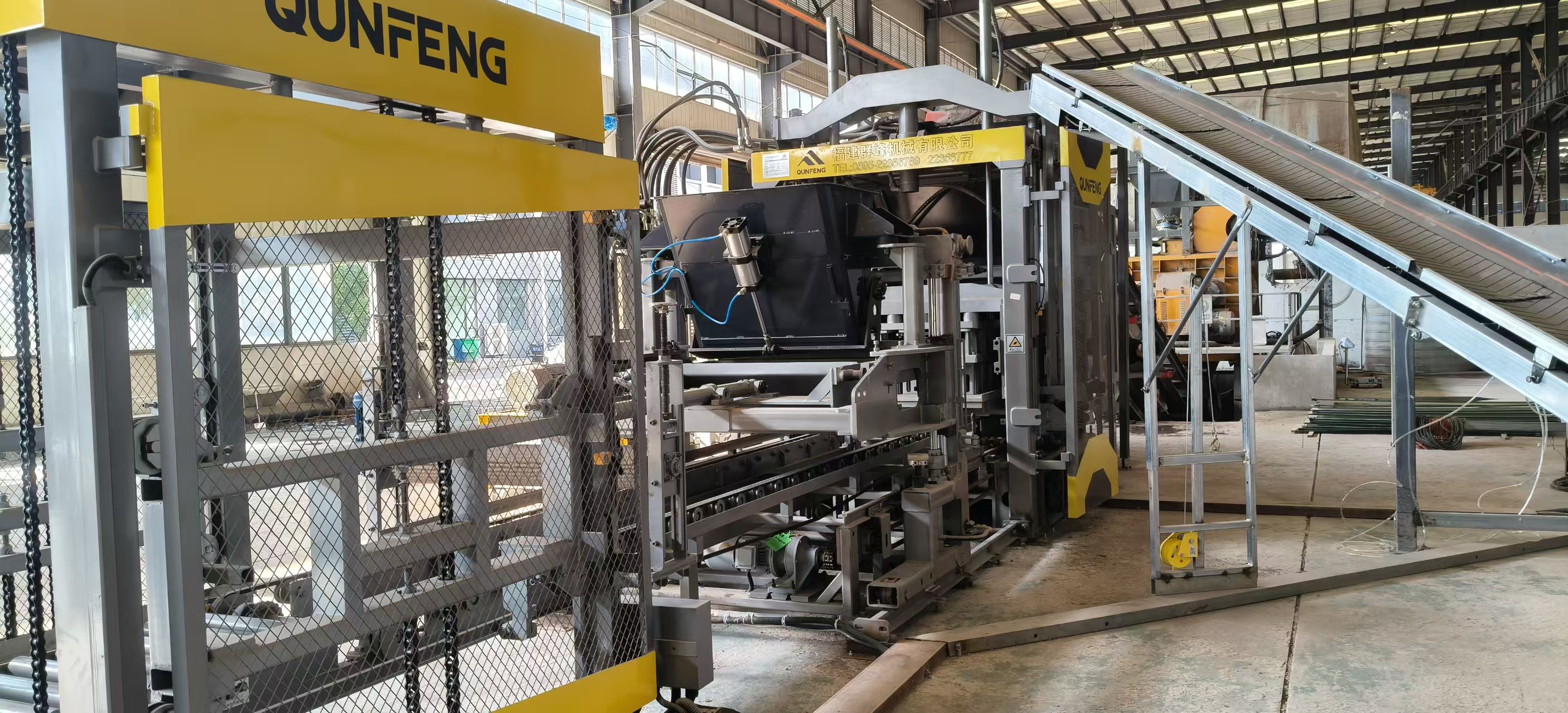 Sistem pembentukan produk konkrit automatik sepenuhnya Jentera Qunfeng QS1000 telah mendapat pujian yang meluas daripada pelanggan di Barat Daya China kerana pengeluarannya yang pesat dan keuntungan yang tinggi.